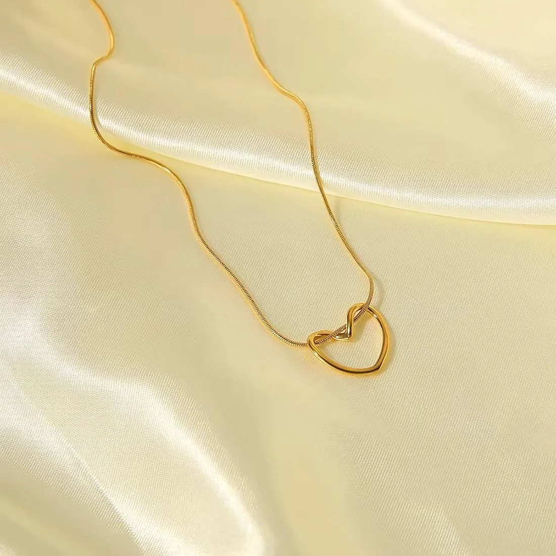 Minimal Love pendant